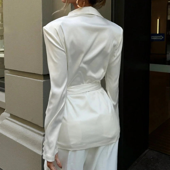 White Elegant Women's Turndown Collar Cross Wrap Side Bow Tie Blouse - Picture 2 of 8